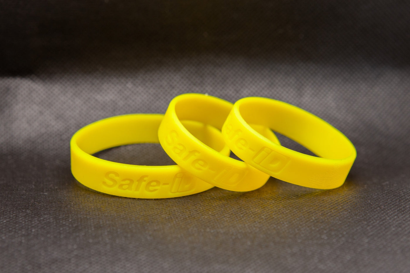 ID tag black with bracelet