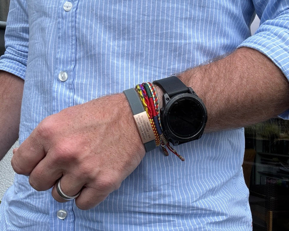 Info-Armband - rosé-gold iD-Tag mit grauem Armband