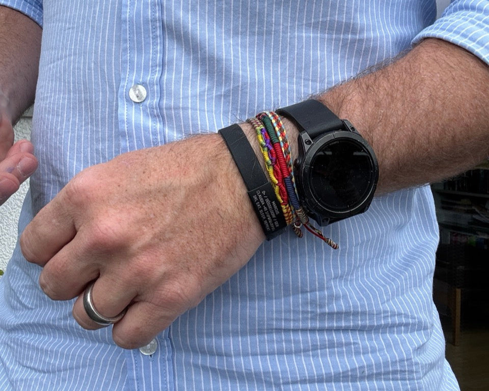 SOS-Info Armband - schwarzer iD-Tag mit schwarzem Armband