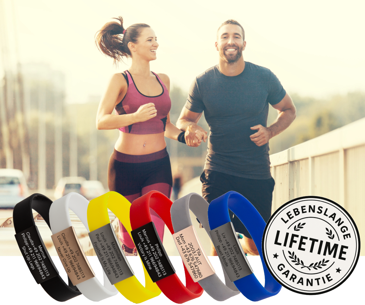 Pärchen läuft zusammen über Brücke. SOS Infoarmbänder mit Logo für Lebenslange Garantie